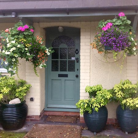 Mere Cottage B & B Alsager Exterior photo